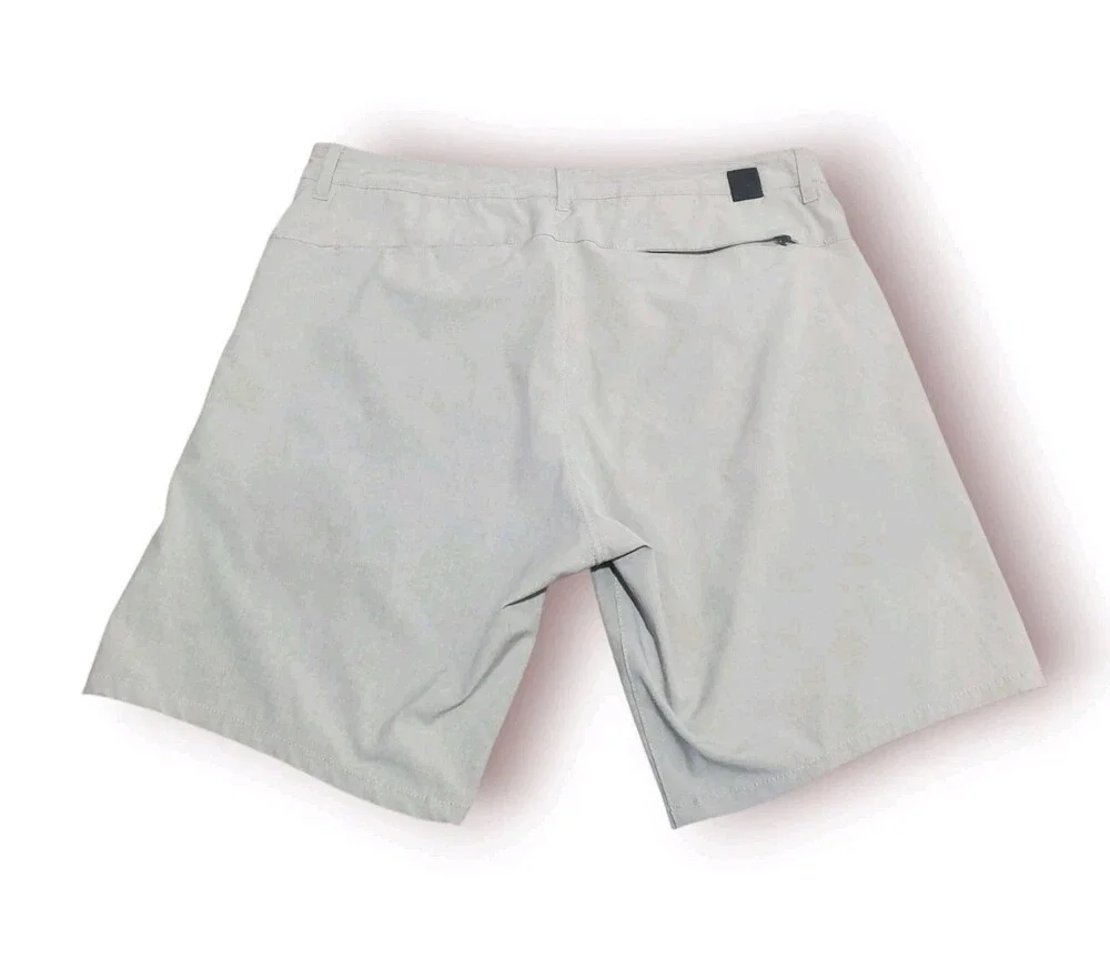 Vuori Mens beige Flat Front Shorts Size - 34 Fit Medium